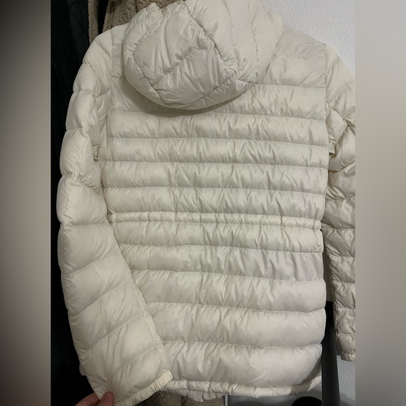 White Uniqlo ultra light down parka jacket - Picture 3 of 5